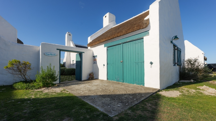 4 Bedroom Property for Sale in Struisbaai Western Cape